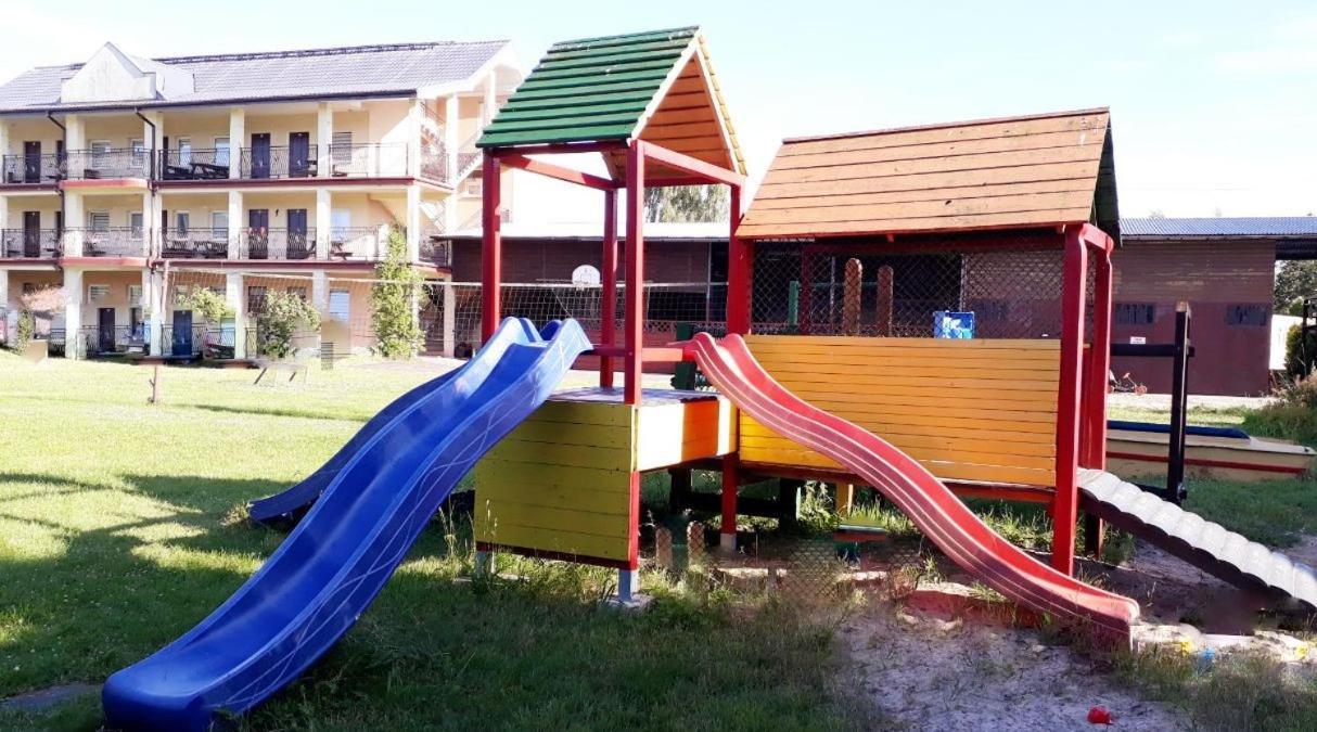 Ow Wilk - Pokoje I Domki Z Aneksami Kuchennymi, Parking, Plac Zabaw ليبا المظهر الخارجي الصورة